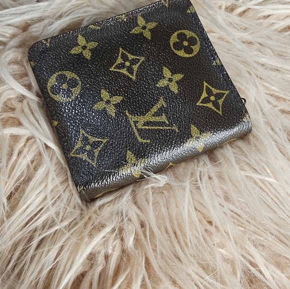 LOUIS VUITTON MONOGRAM SPEEDY 30 WITH LOCK PLUS LV WALLET BUNDLE - Picture 13 of 13